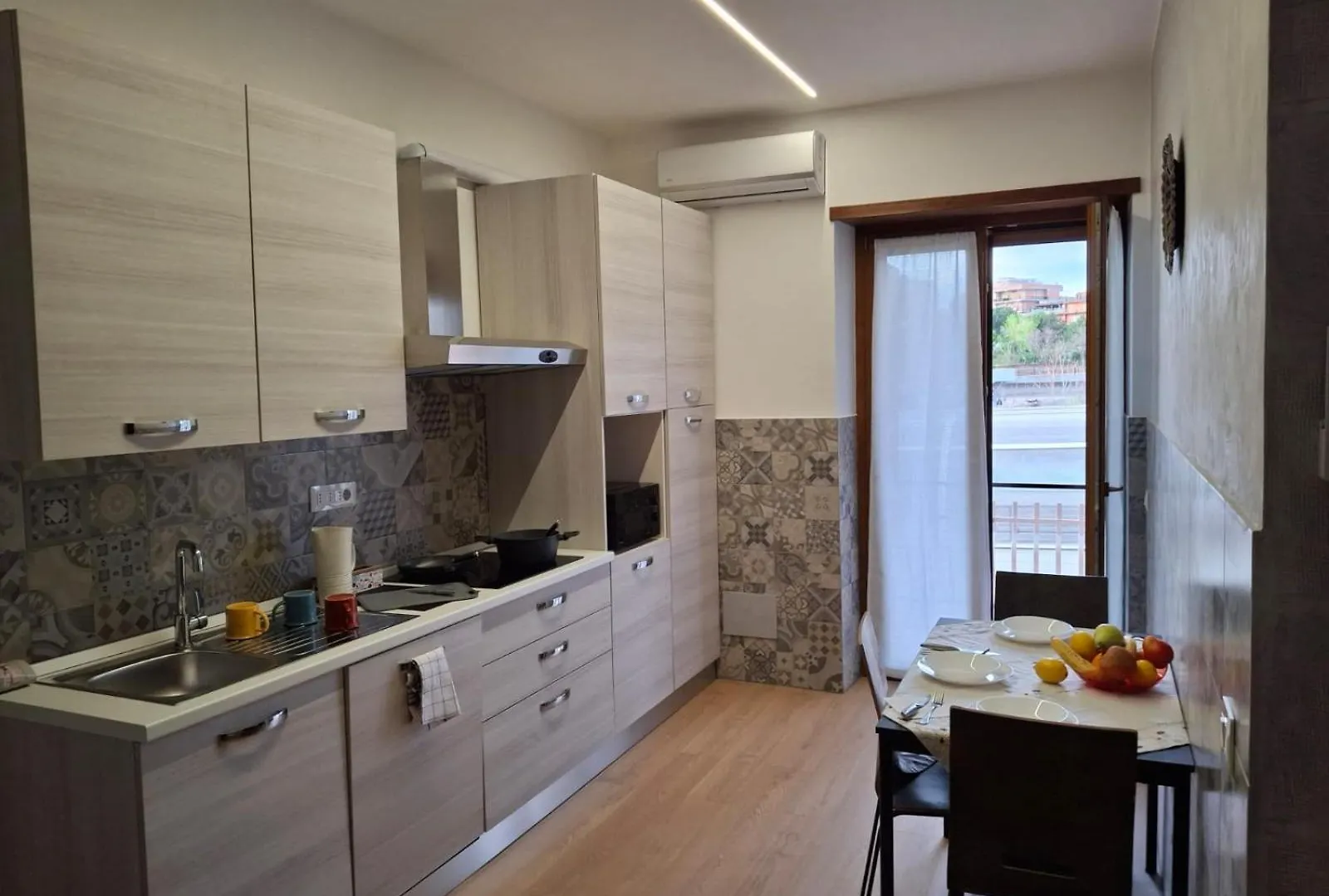 Roomestbb Rome