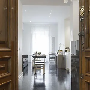 Xenia לינה וארוחת בוקר
